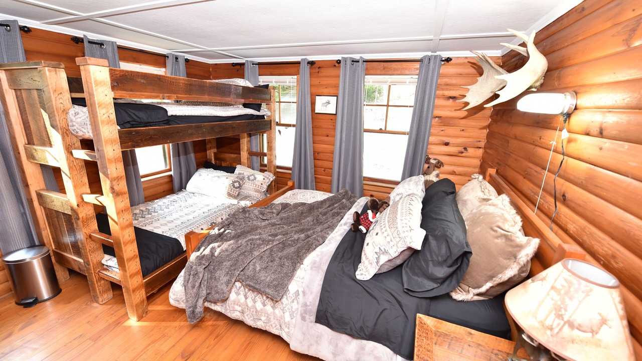 Photo of Bedroom in Lakeville