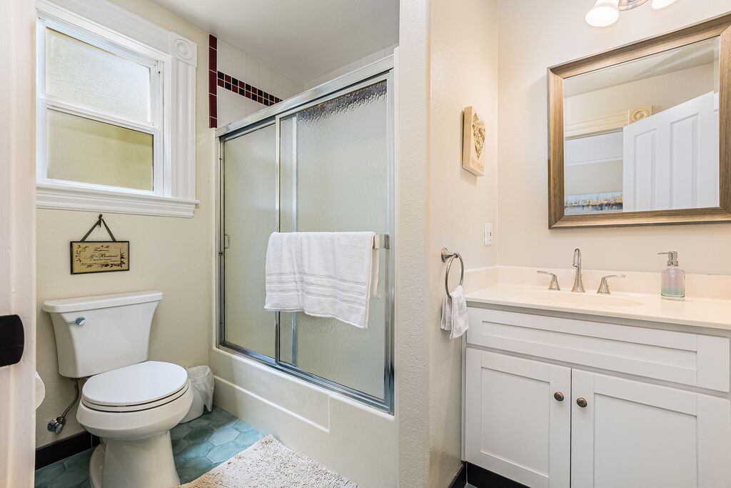 Photo of Bathroom in West Alameda