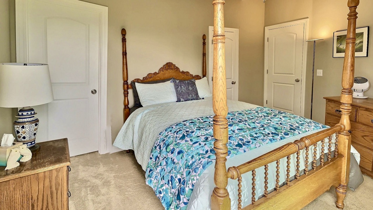 Photo of Bedroom in Knik-Fairview