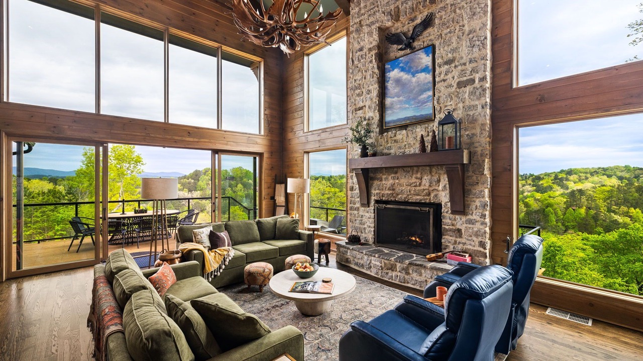 Photo of Livingroom in Ellijay