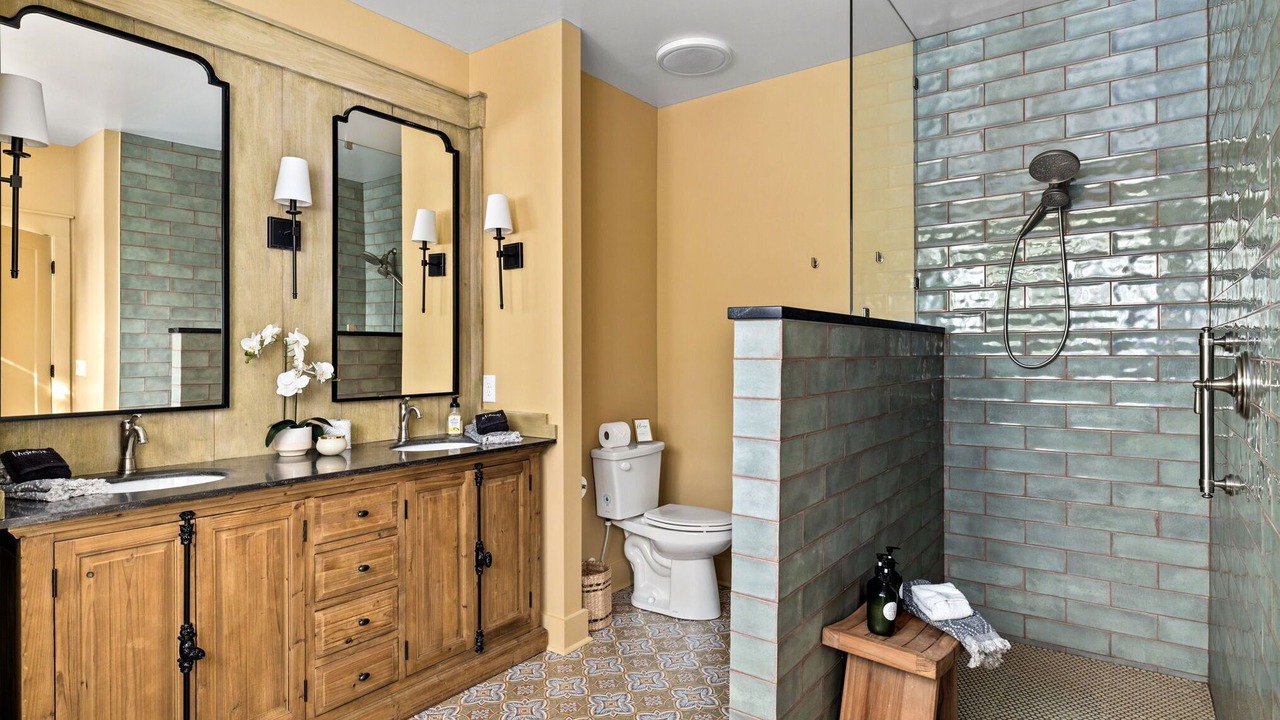 Photo of Bathroom in Ellijay