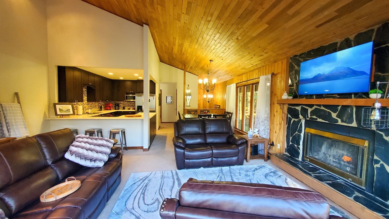 Photo of Livingroom in West Juneau