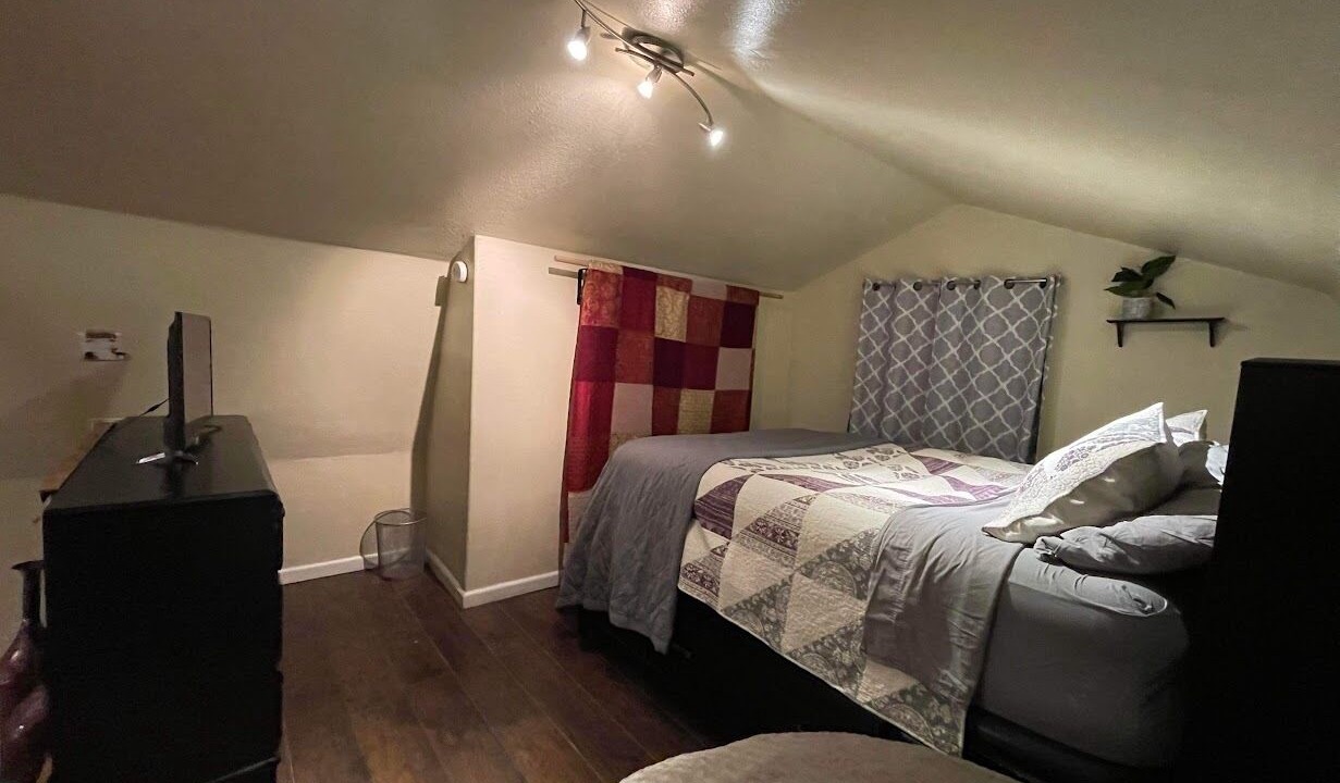 Photo of Bedroom in Knik-Fairview