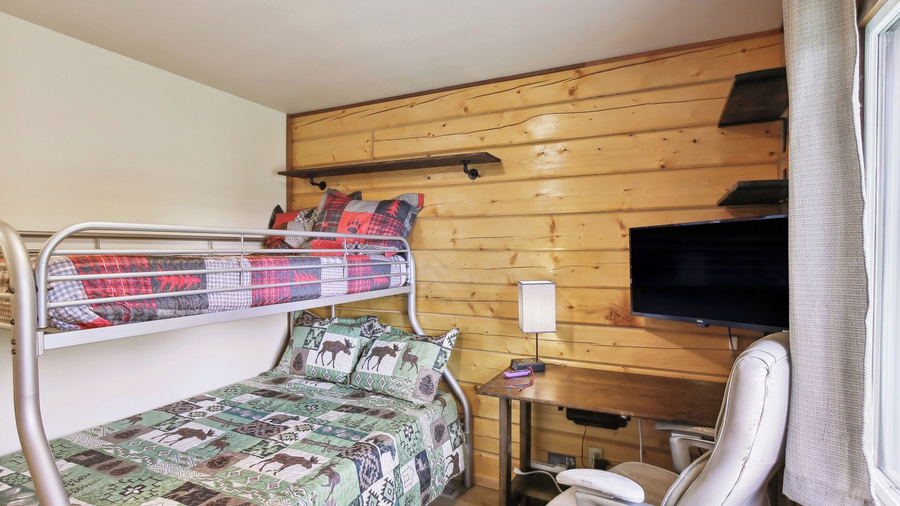 Photo of Bedroom in Meadow Lakes