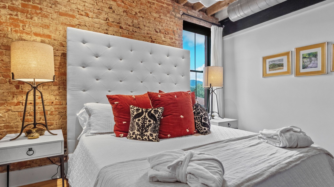 Photo of Bedroom in Burnsville