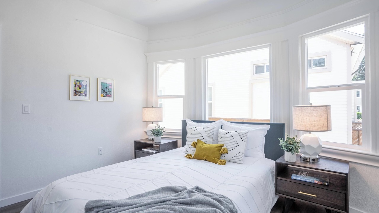 Photo of Bedroom in Piedmont Avenue