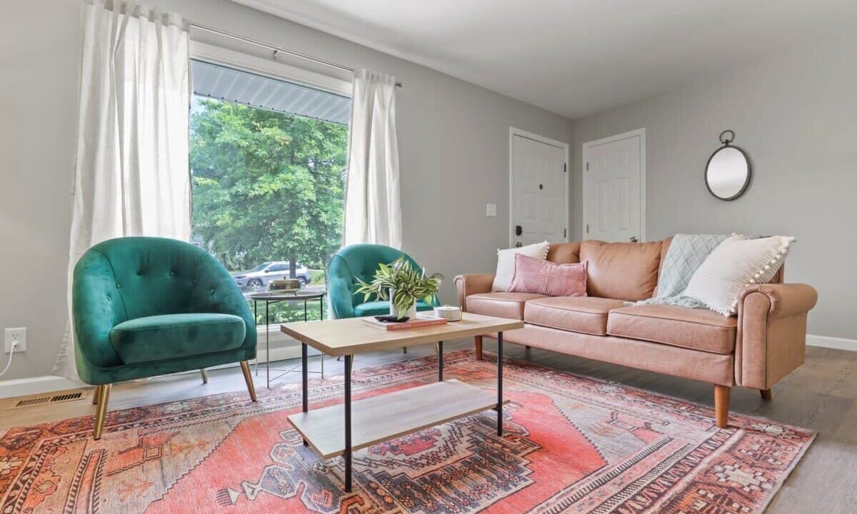 Photo of Livingroom in Royal Manor