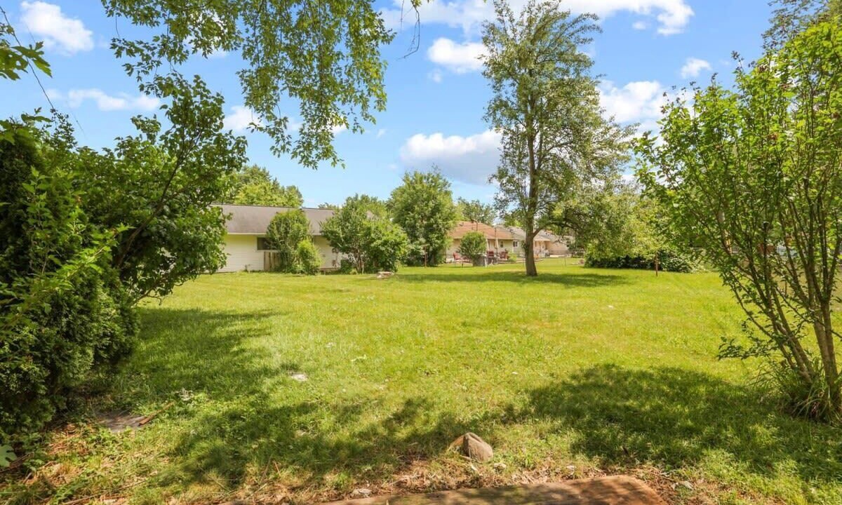 Photo of Outdoor in Royal Manor