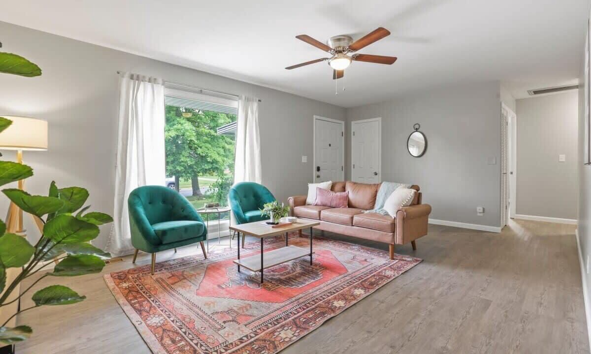 Photo of Livingroom in Royal Manor