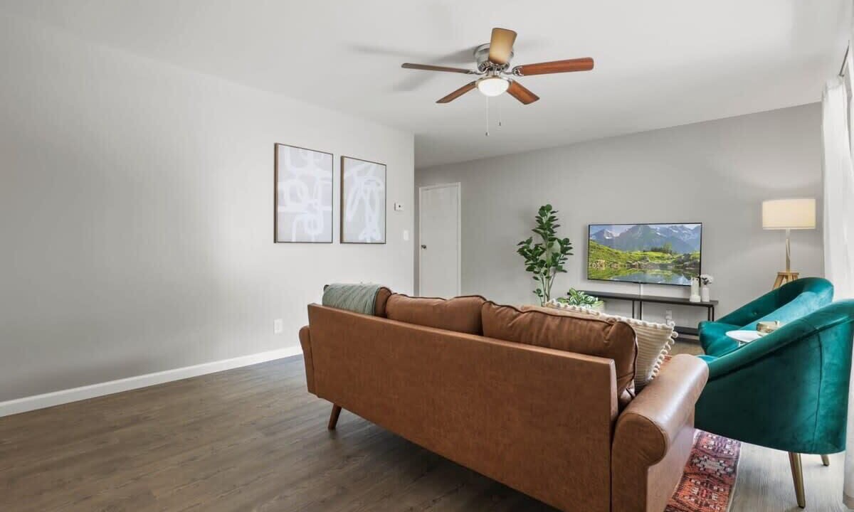 Photo of Livingroom in Royal Manor