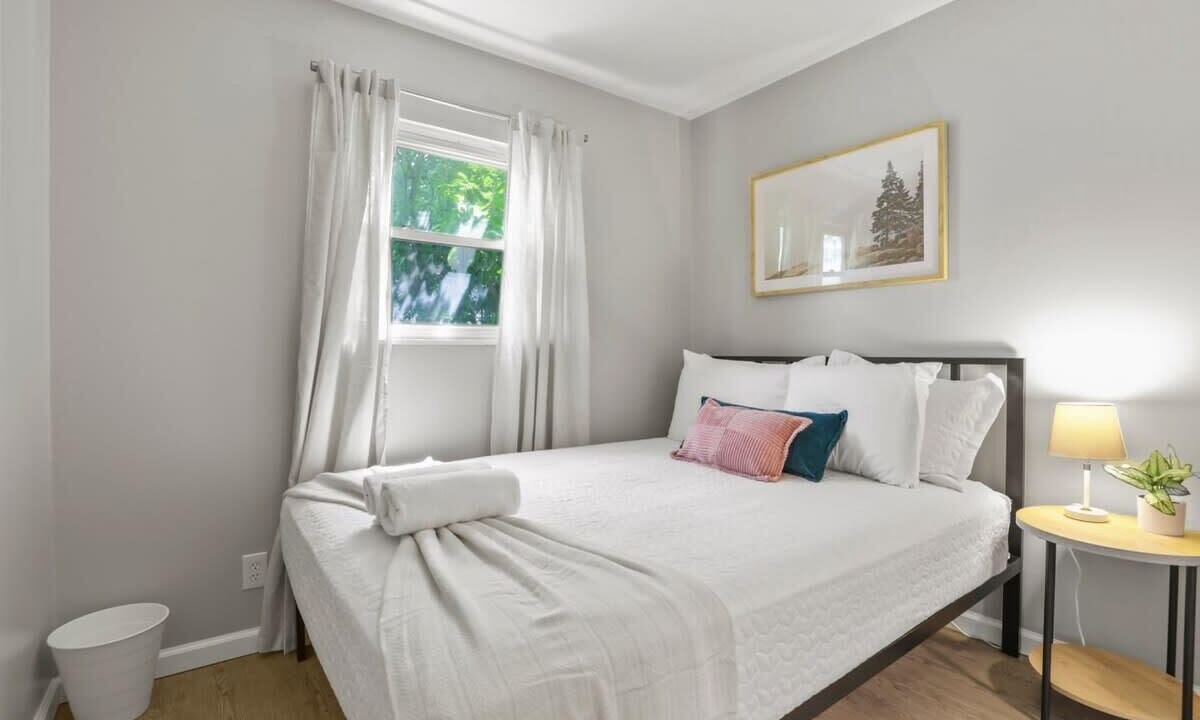 Photo of Bedroom in Royal Manor