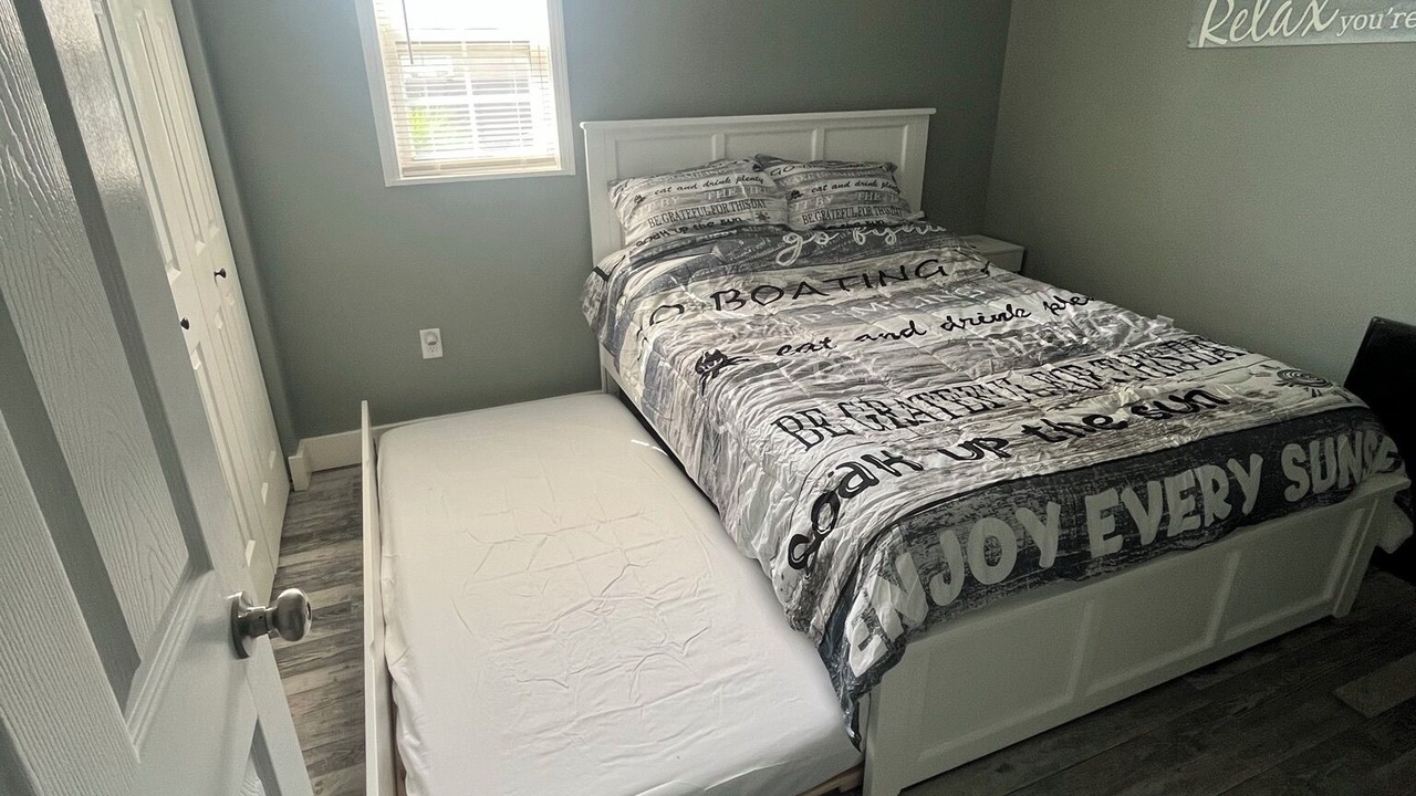 Photo of Bedroom in Buckeye Lake