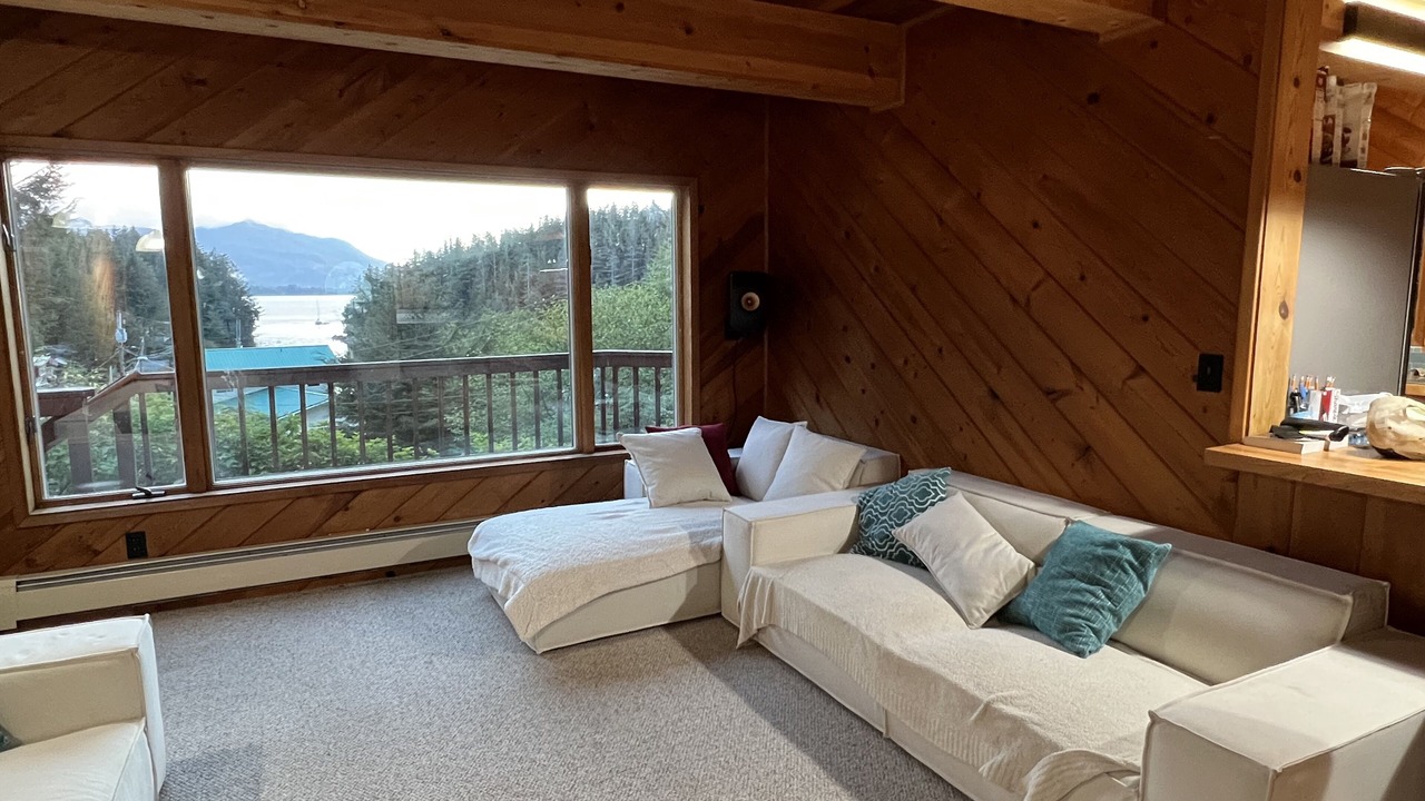 Photo of Livingroom in Sitka