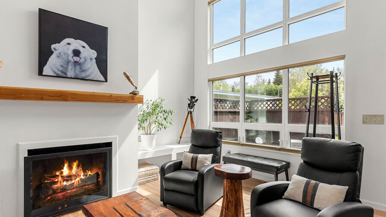 Photo of Livingroom in Downtown Anchorage