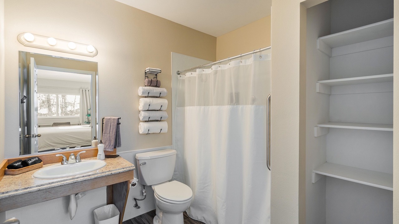 Photo of Bathroom in Bayshore - Klatt