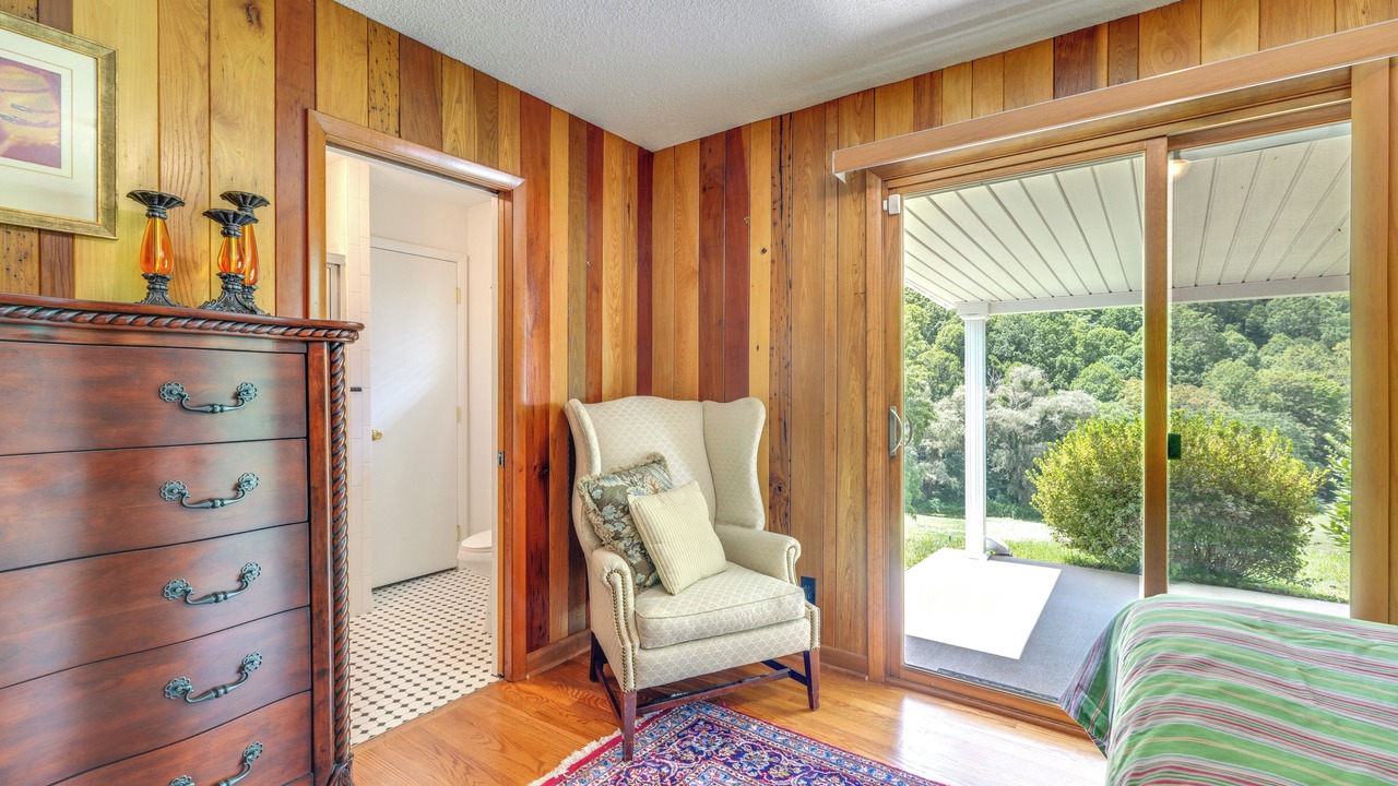 Photo of Bedroom in Bakersville