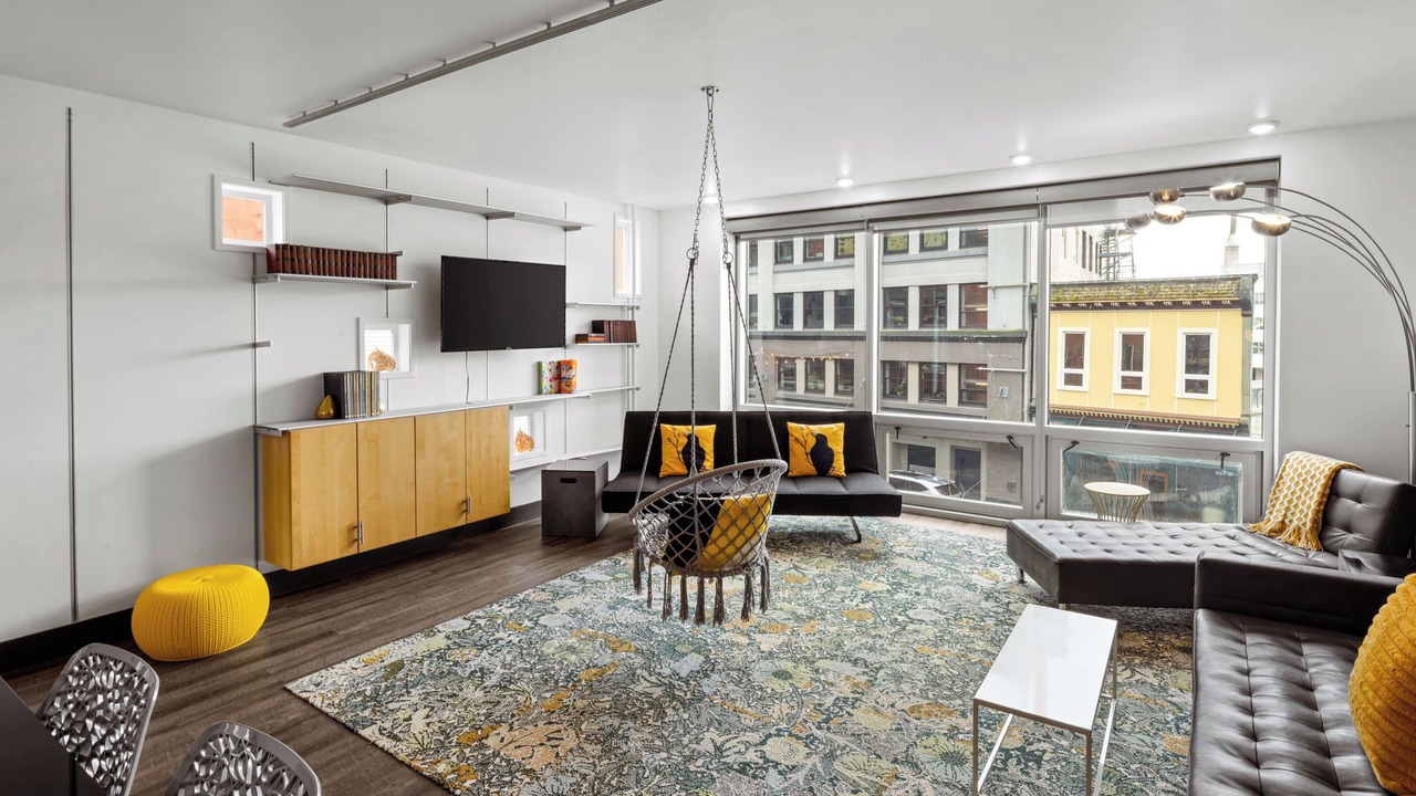 Photo of Livingroom in Downtown Juneau