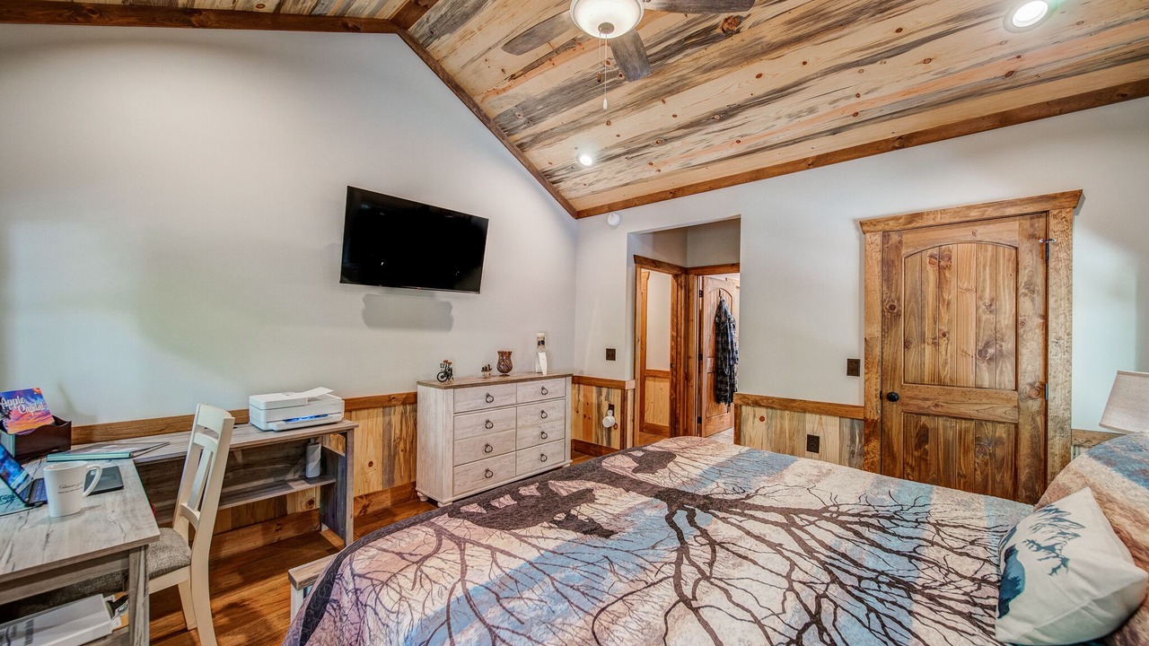 Photo of Bedroom in Ellijay