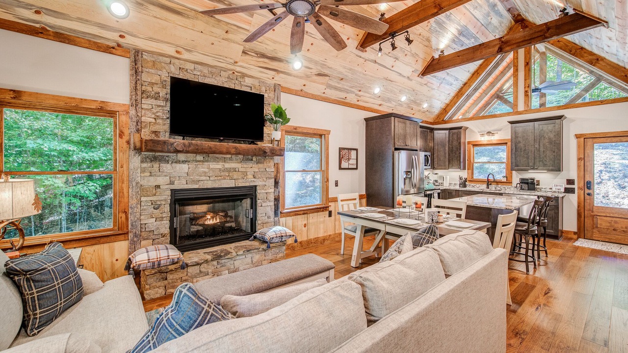 Photo of Livingroom in Ellijay