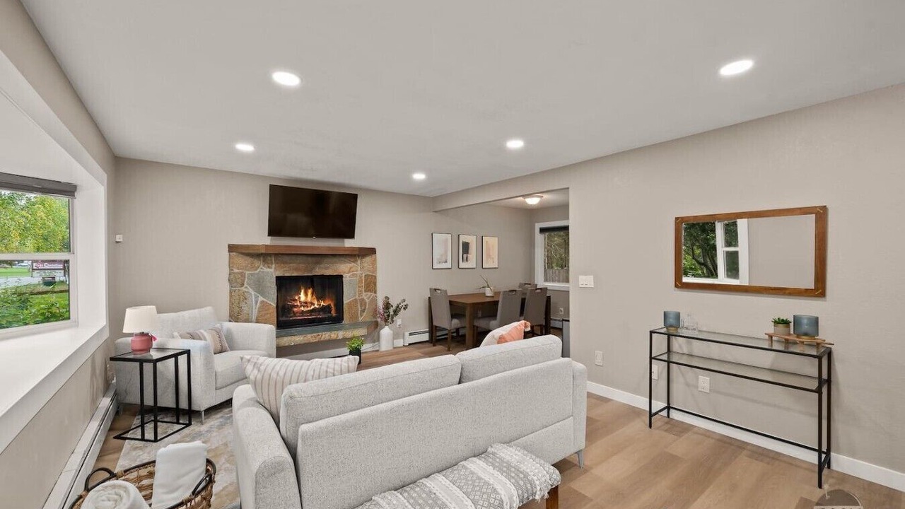 Photo of Livingroom in Rogers Park
