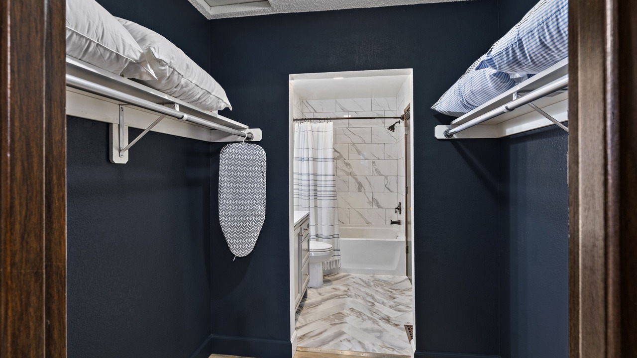 Photo of Bathroom in Bayshore - Klatt
