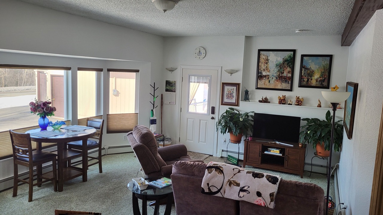 Photo of Livingroom in Old Seward - Oceanview