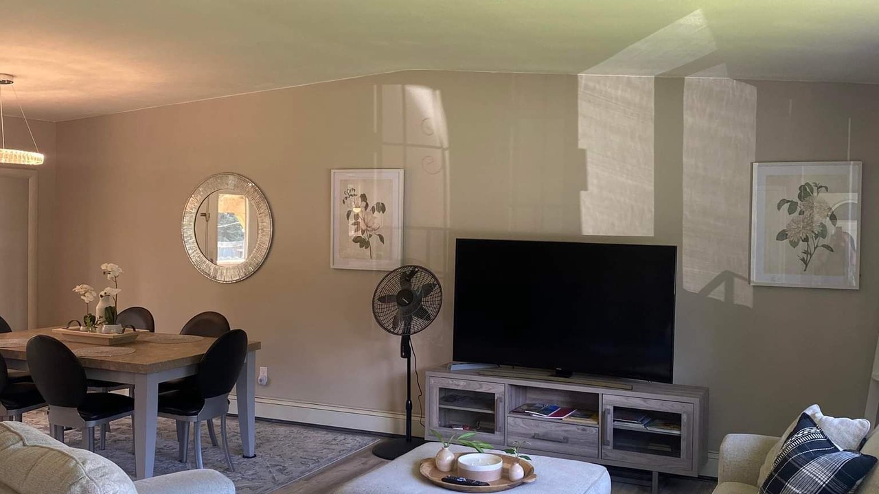 Photo of Livingroom in Fairview