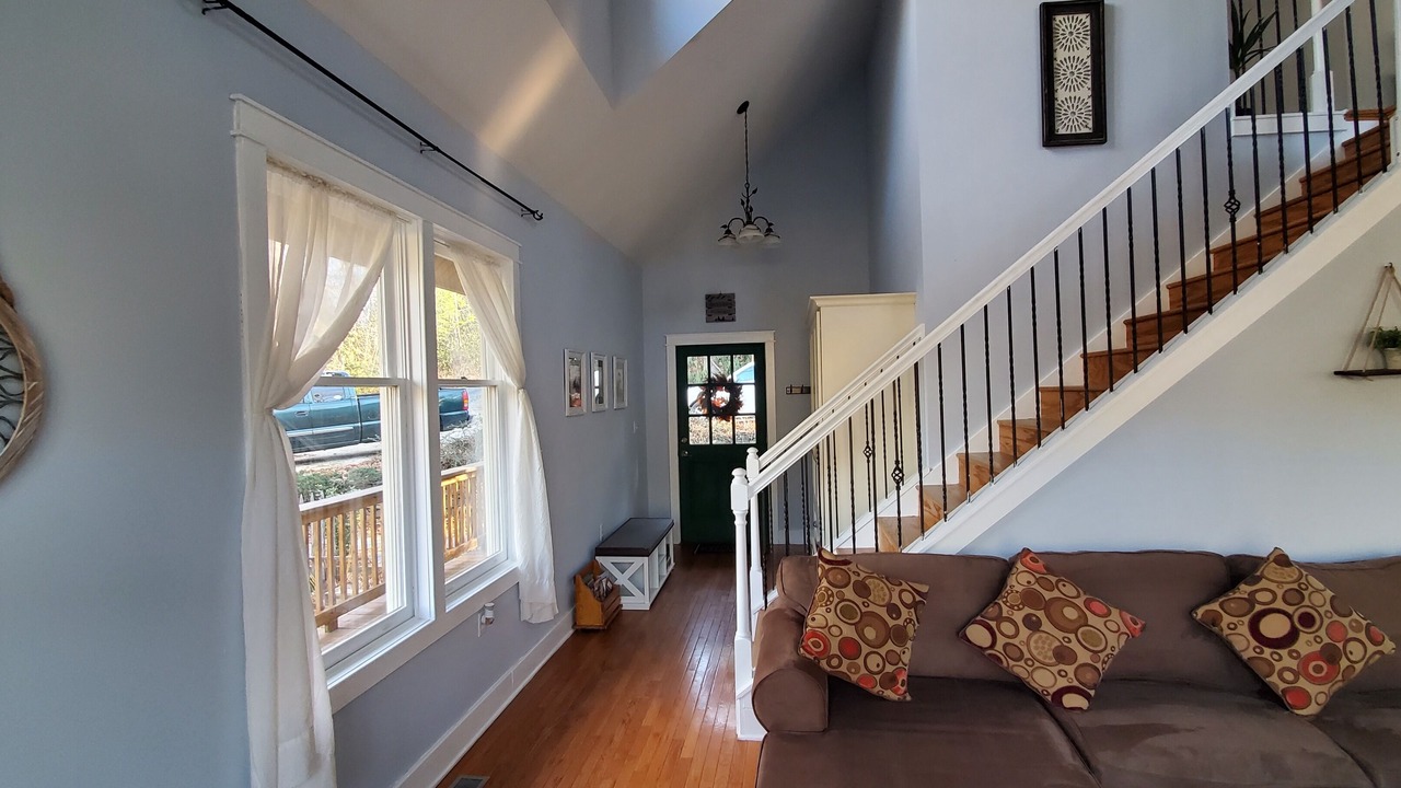 Photo of Livingroom in Spruce Pine