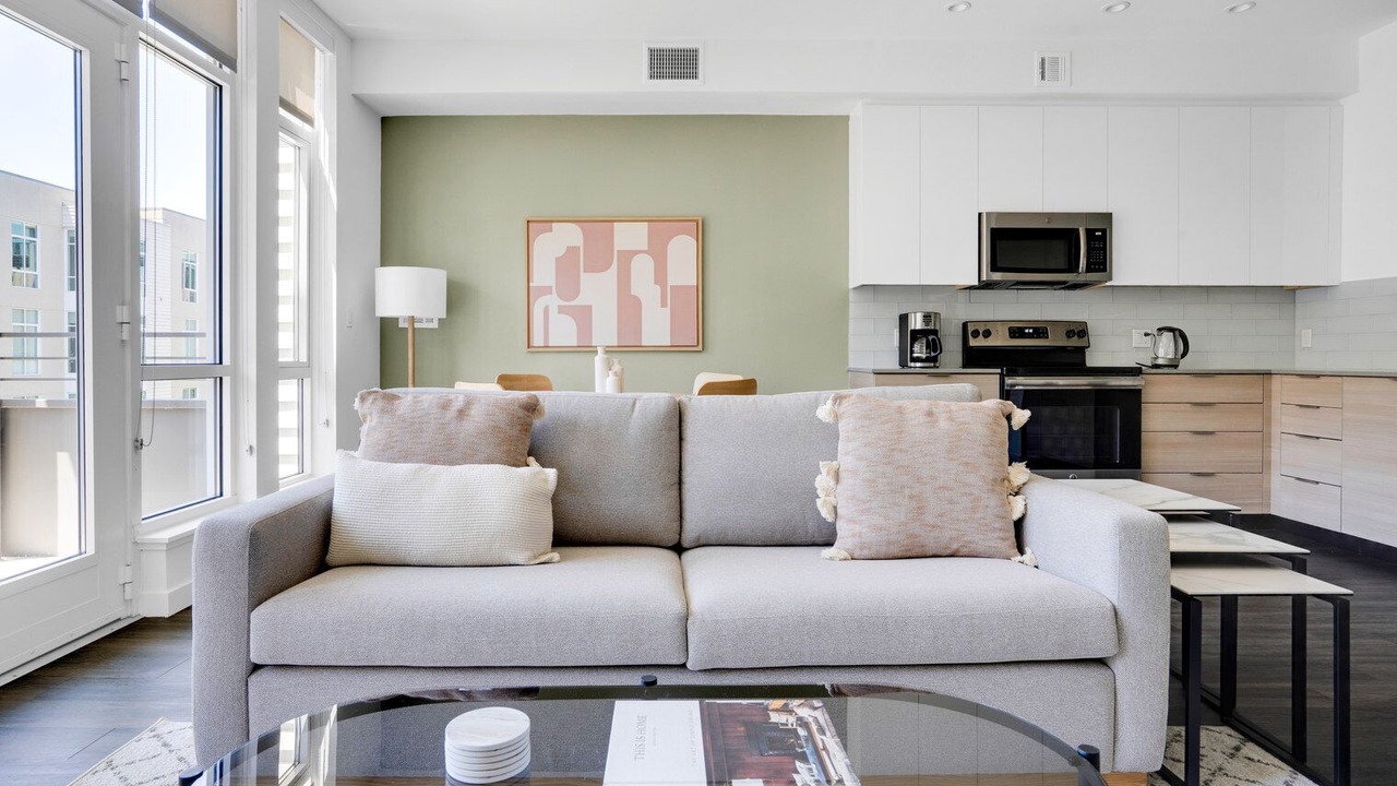 Photo of Livingroom in Southwest Berkeley