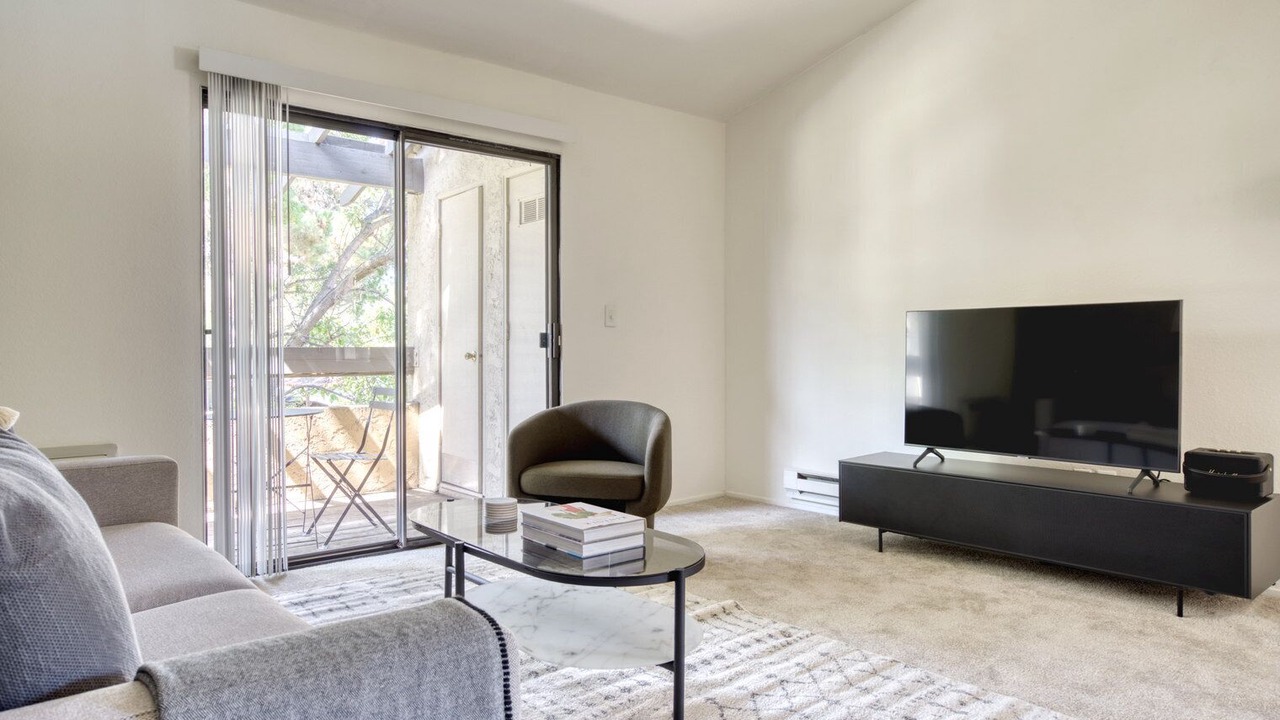 Photo of Livingroom in Shoreline West