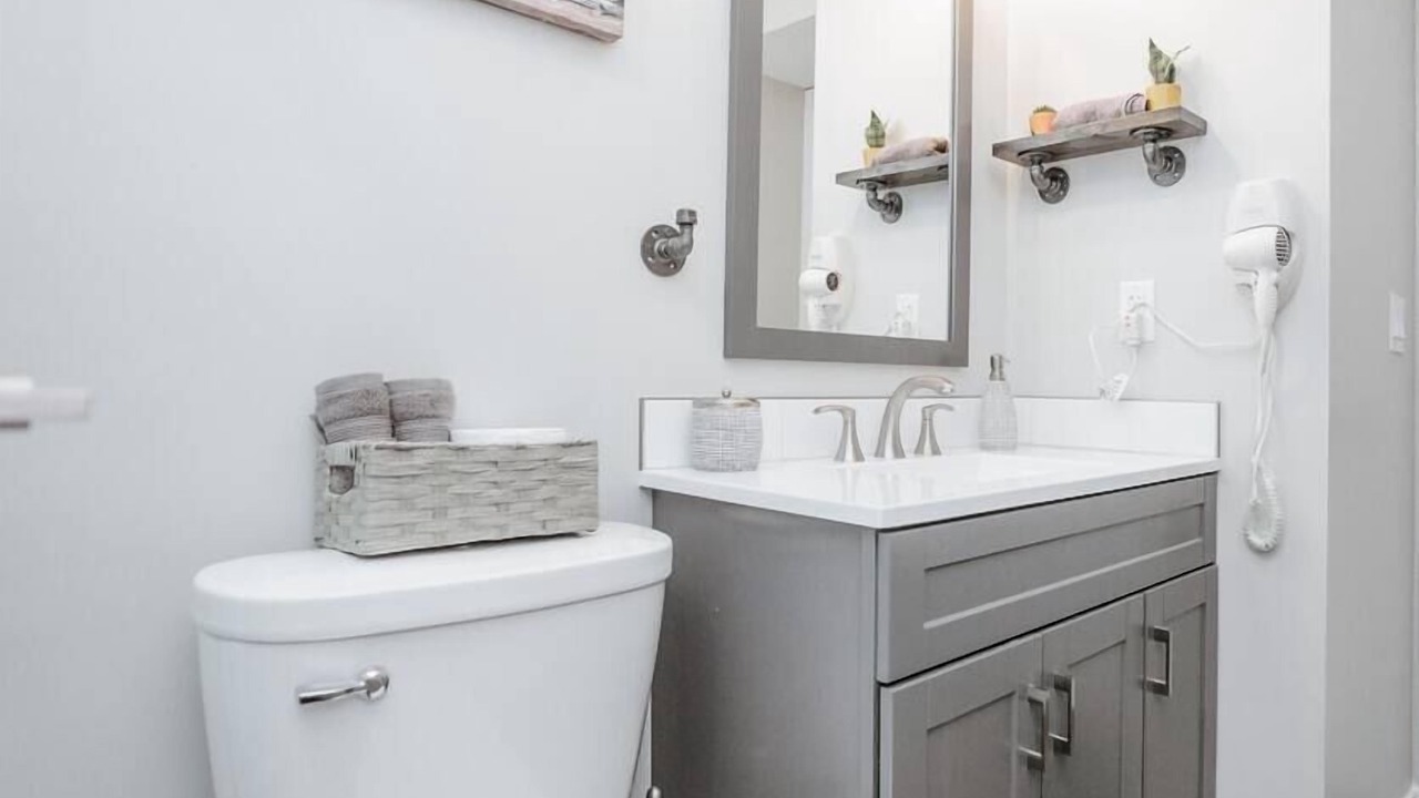 Photo of Bathroom in Weinland Park