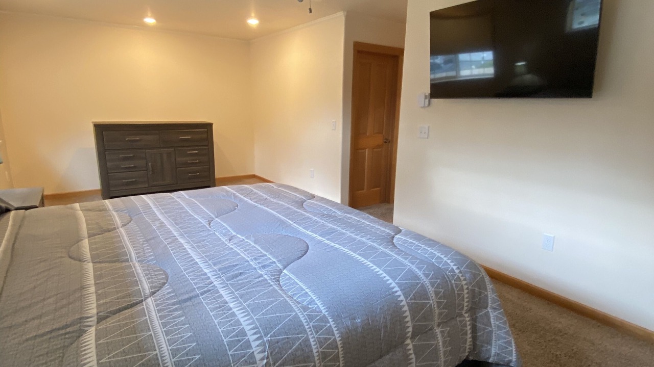 Photo of Bedroom in Juneau