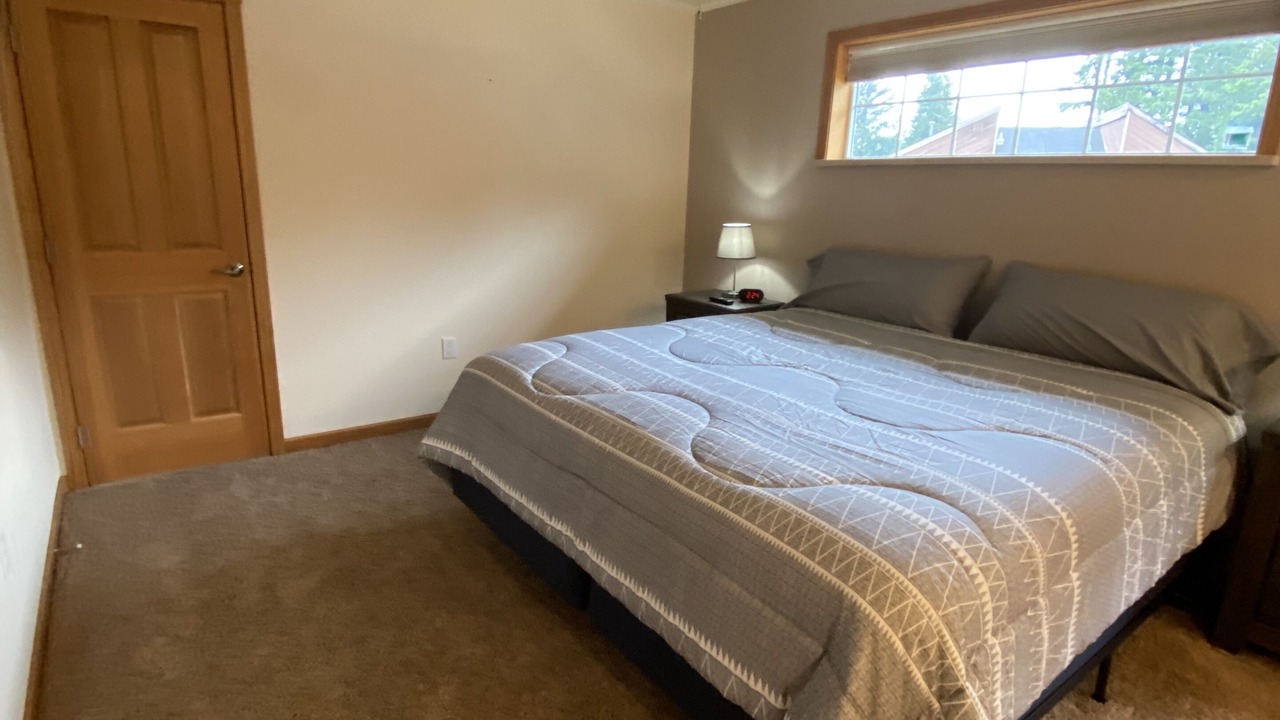 Photo of Bedroom in Juneau