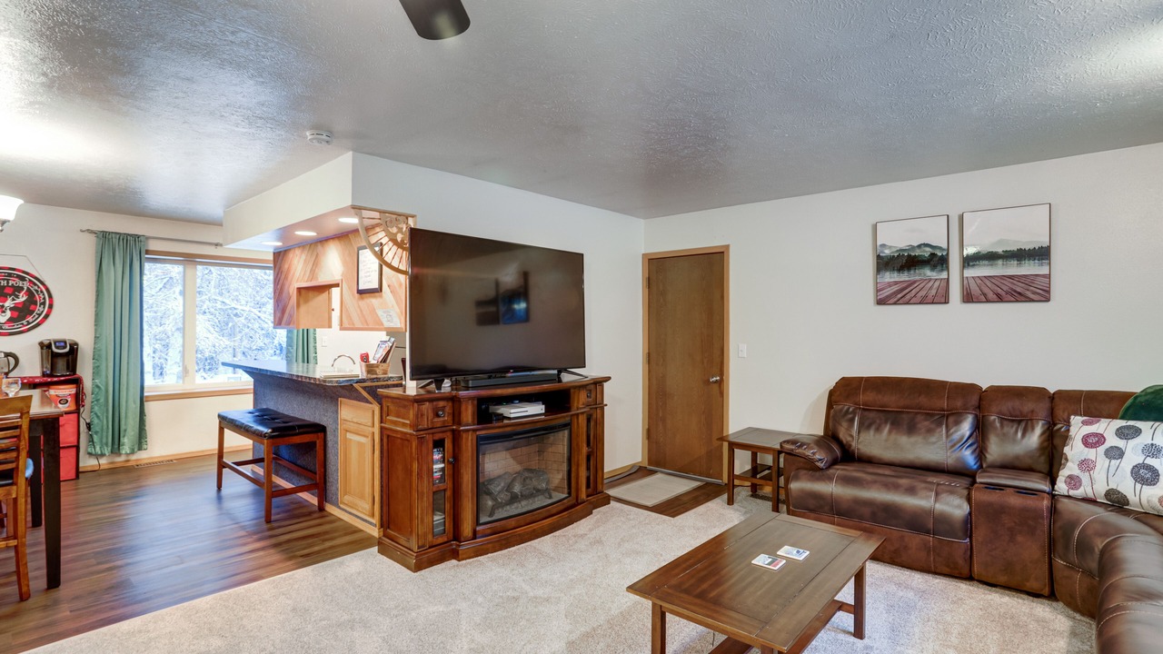 Photo of Livingroom in Badger