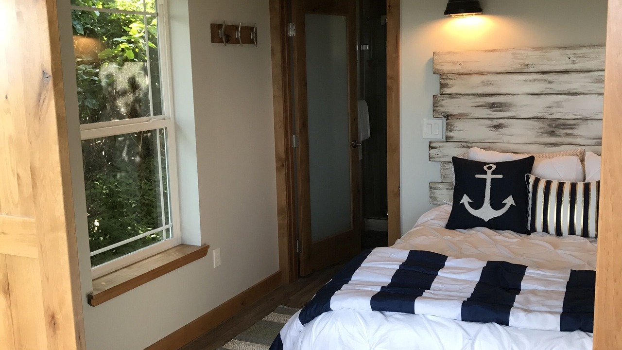 Photo of Bedroom in Homer