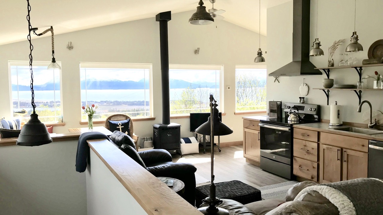 Photo of Livingroom in Homer