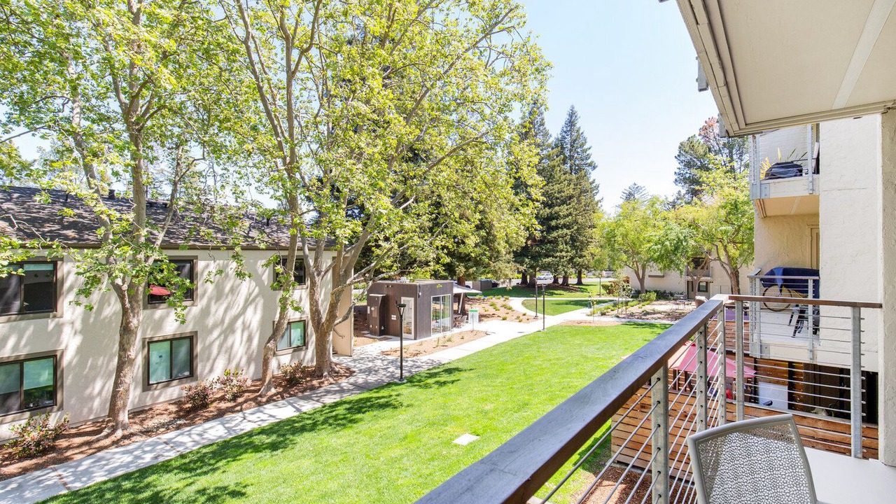 Photo of Outdoor in Sharon Heights