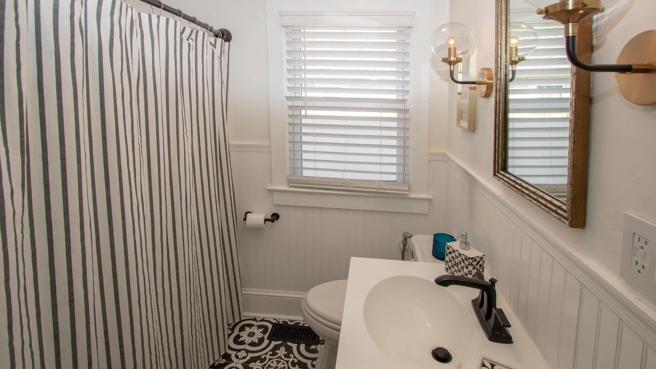 Photo of Bathroom in Country Club Estates