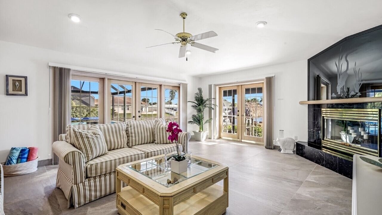 Photo of Livingroom in Eight Lakes