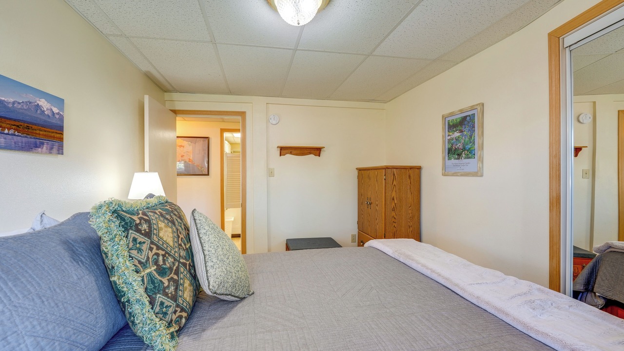 Photo of Bedroom in Russian Jack Park