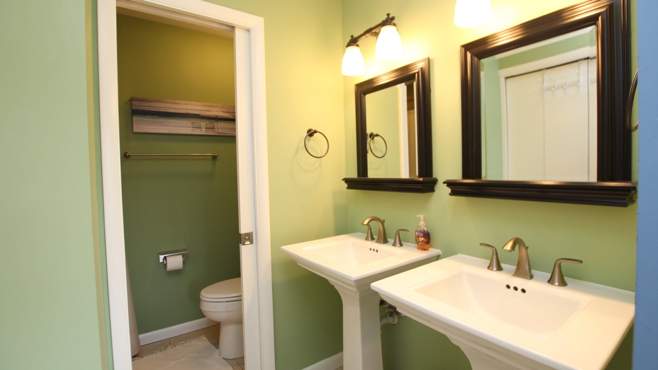 Photo of Bathroom in Country Club Estates