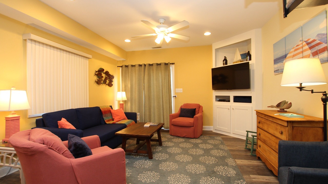 Photo of Livingroom in Country Club Estates