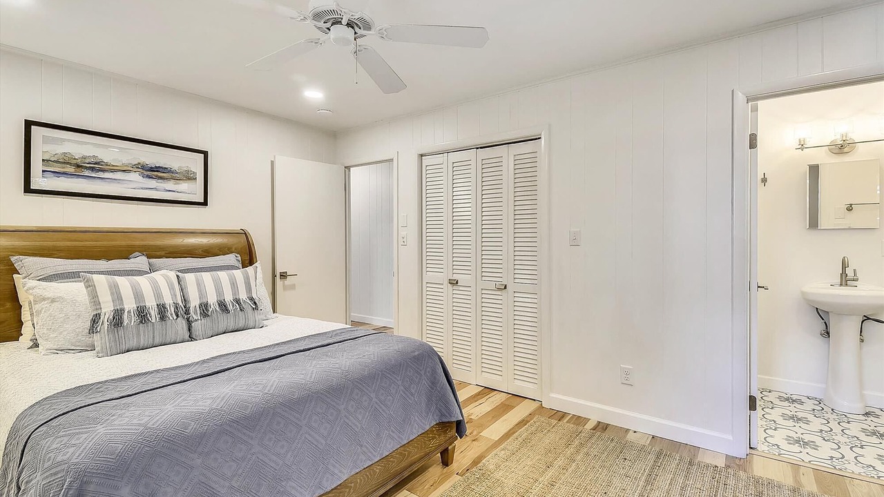 Photo of Bedroom in Country Club Estates