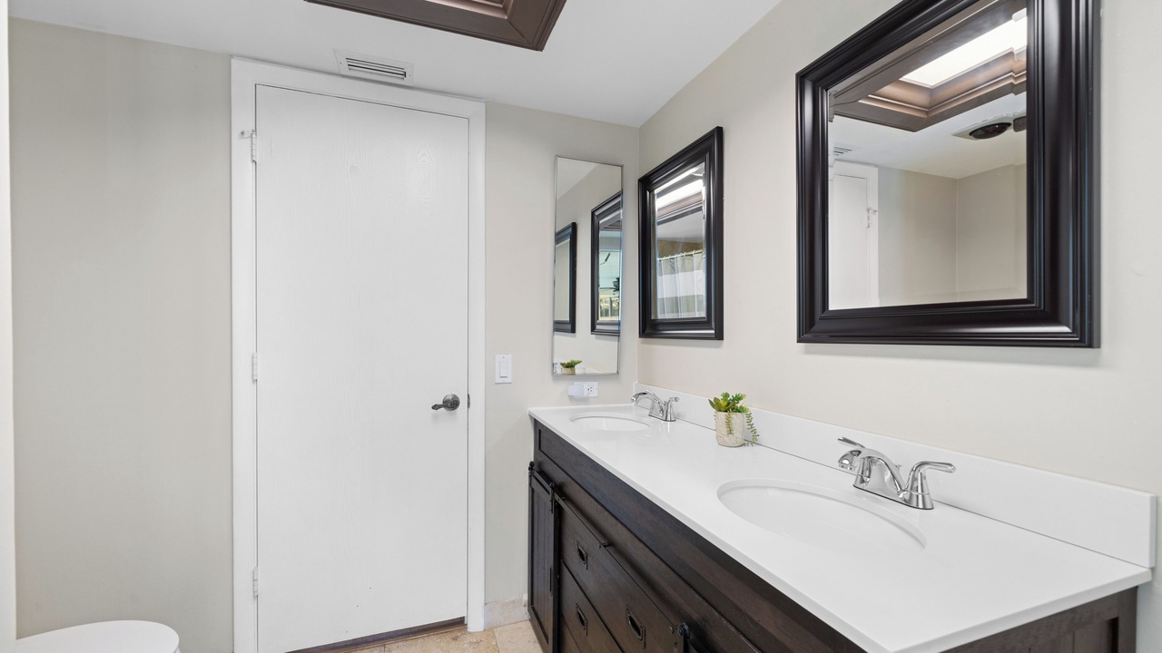 Photo of Bathroom in Caloosahatchee