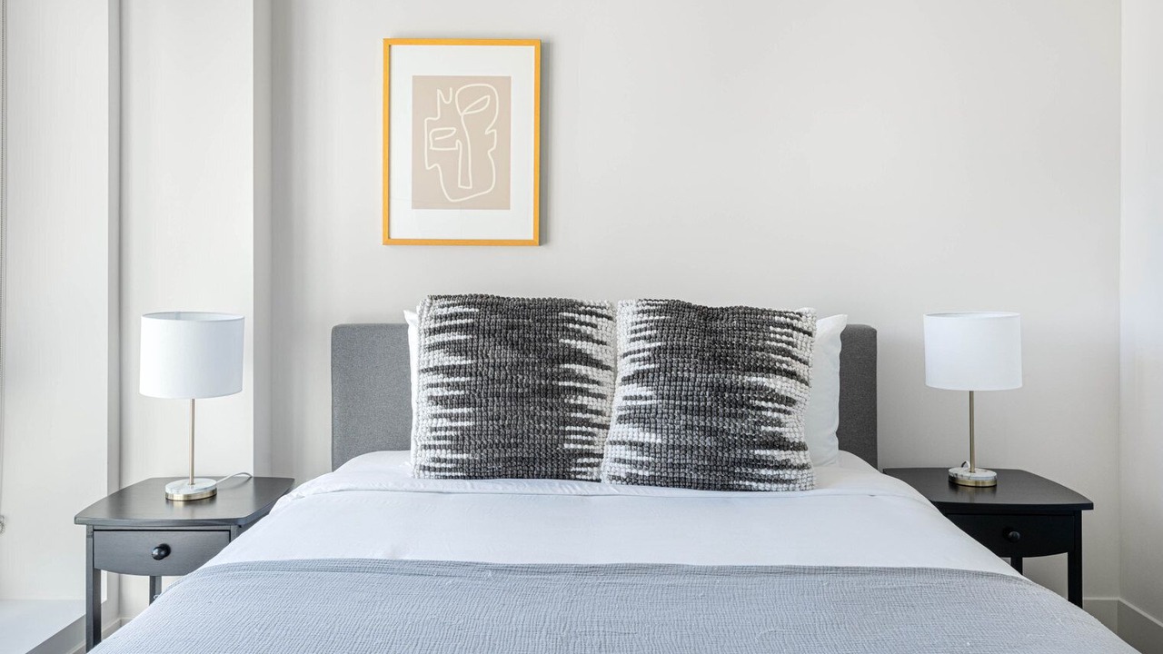 Photo of Bedroom in Downtown Oakland