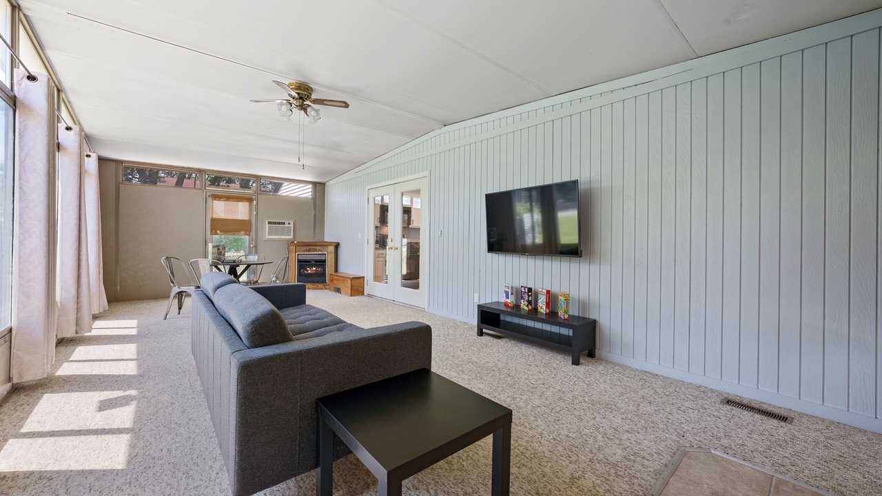 Photo of Livingroom in Gahanna
