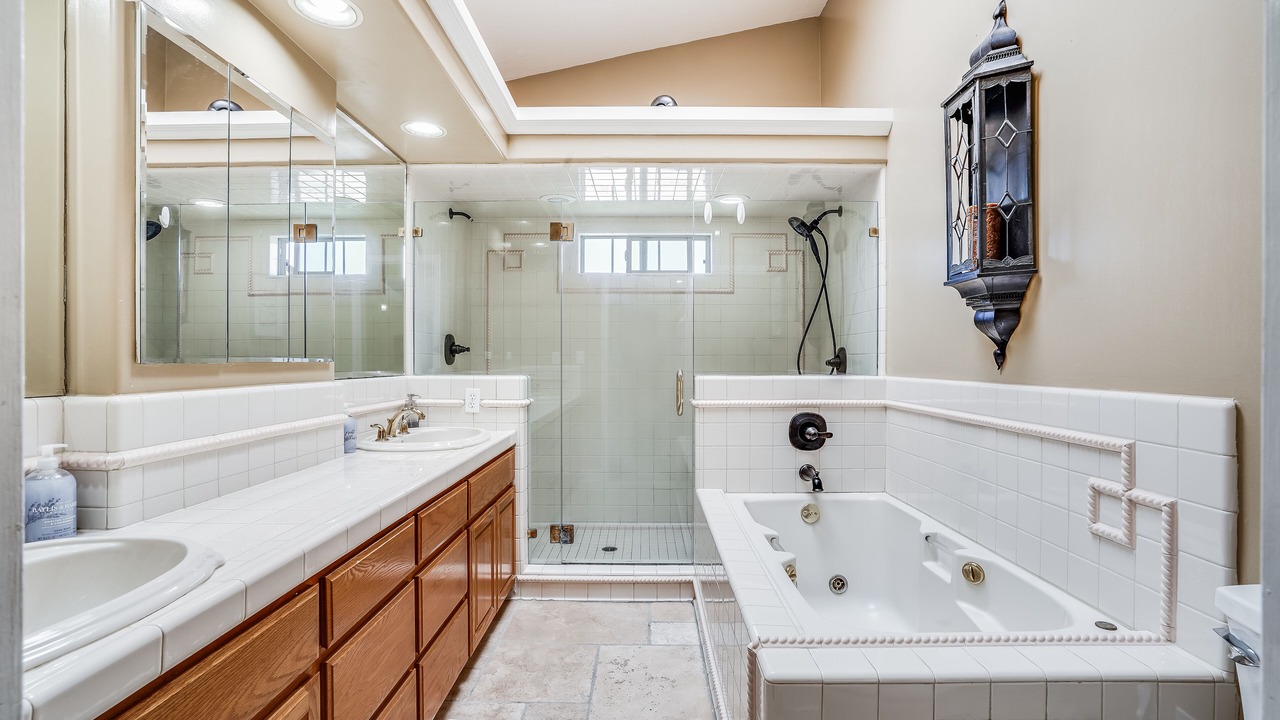 Photo of Bathroom in Newark