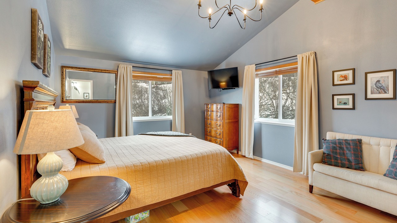 Photo of Bedroom in Eagle River