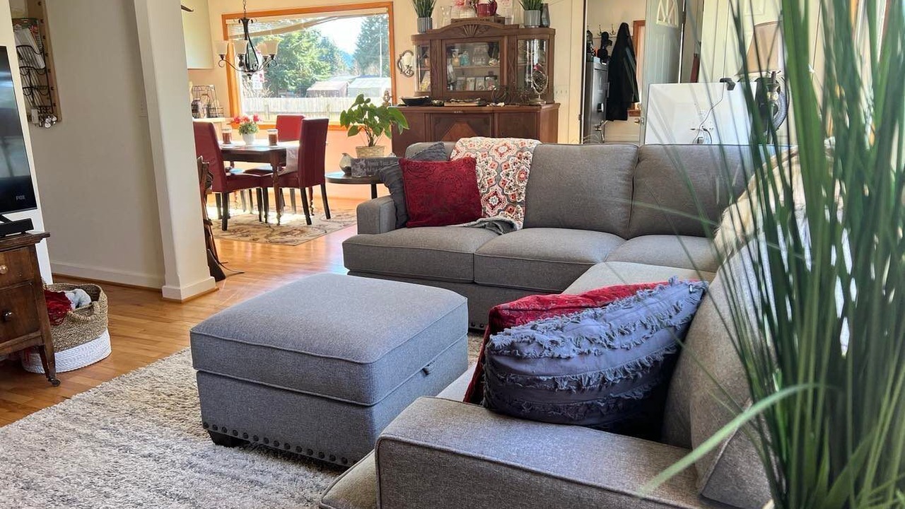 Photo of Livingroom in Mendenhall Valley