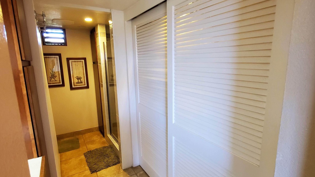 Photo of Bathroom in Maunaloa